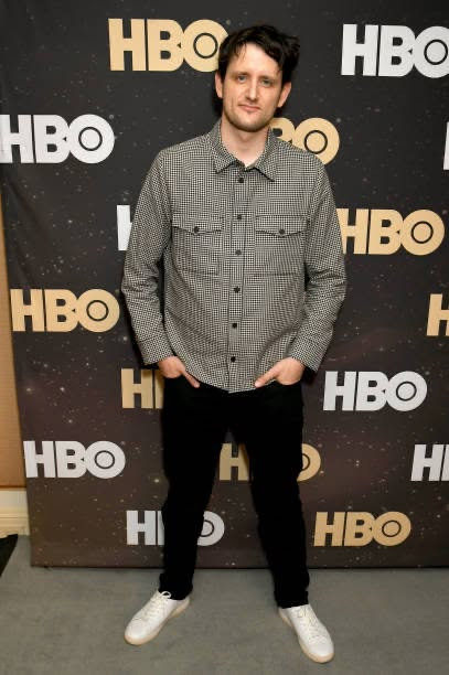 Zach Woods with the Avenue 5 cast: WarnerMedia Winter TCA, 2020