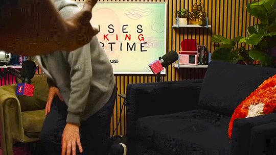 “ I’M PANICKING ” Senses Working Overtime with David Cross (source) 🎧